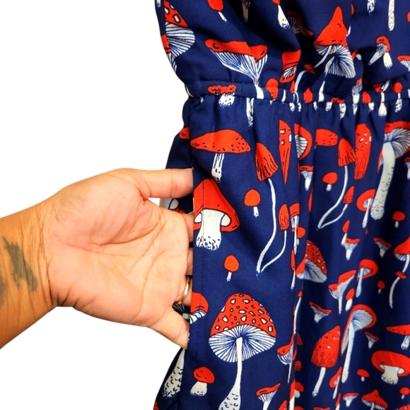 MODCLOTH SATURDAY SPLENDOR A LINE  MUSHROOM DRESS, RED BLUE AND WHITE SZ M - Picture 5 of 11